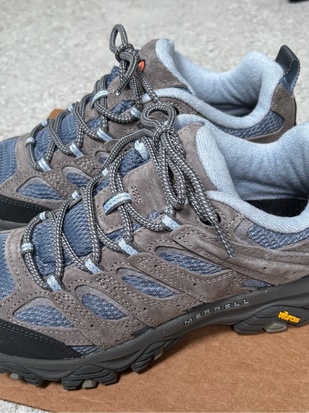 Merrell Moab 3 Women’s 7.5 Gray and Blue Trail Hiking Shoes